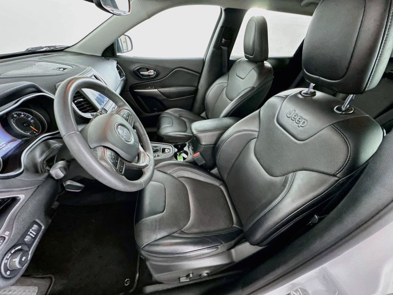 Used 2022 Jeep Cherokee Latitude Lux AWD/4WD image 13