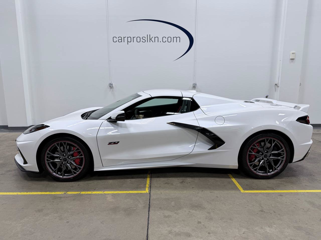 Used 2023 Chevrolet Corvette Stingray Premium Conv w/ Z51 Performance Package RWD image 4