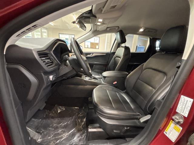 Used 2022 Ford Escape SEL w/ Technology Package image 18