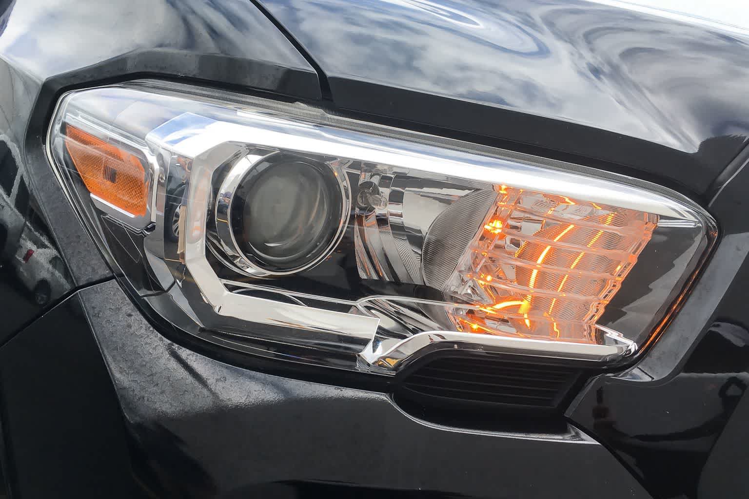 Used 2016 Toyota Tacoma SR5 RWD image 26