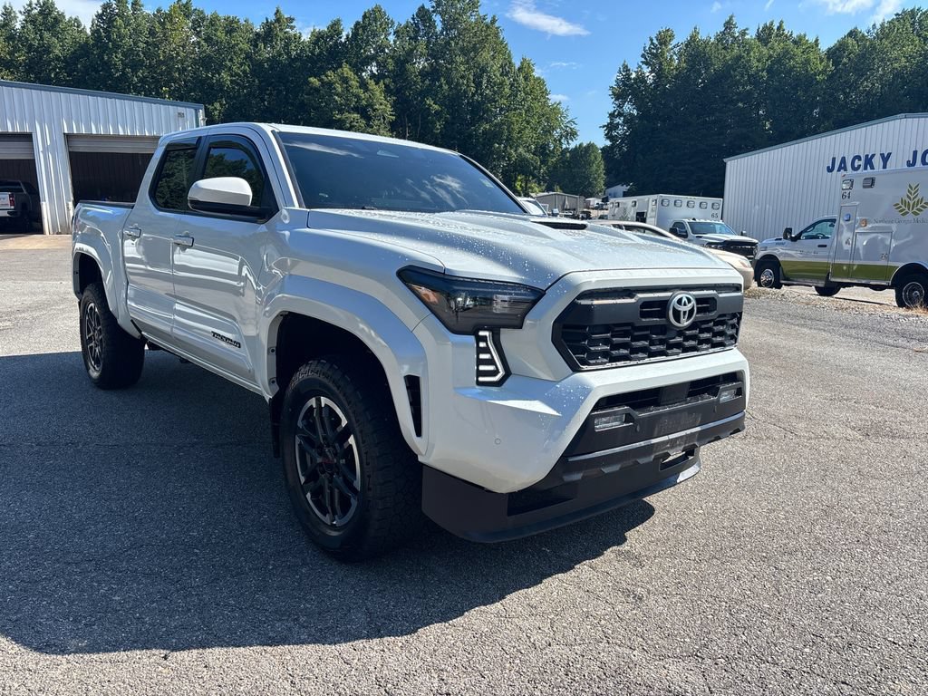 Used 2024 Toyota Tacoma TRD Sport w/ TRD Sport Upgrade Package AWD/4WD image 3