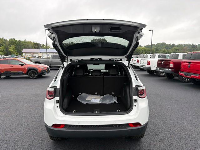 New 2026 Jeep Compass Limited w/ Sun, Sound & Navigation Group AWD/4WD image 26