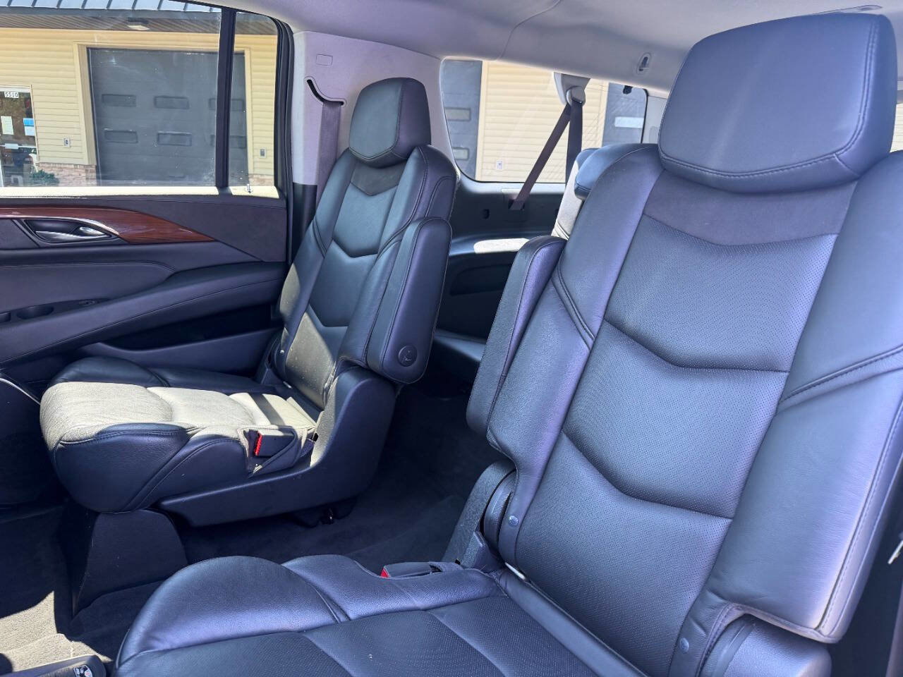 Used 2017 Cadillac Escalade ESV Premium Luxury image 38