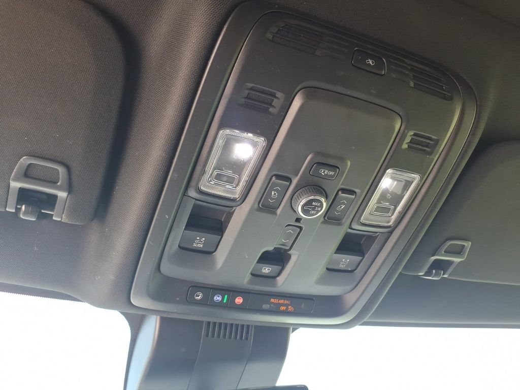 Used 2025 GMC Yukon Denali Ultimate AWD/4WD image 29