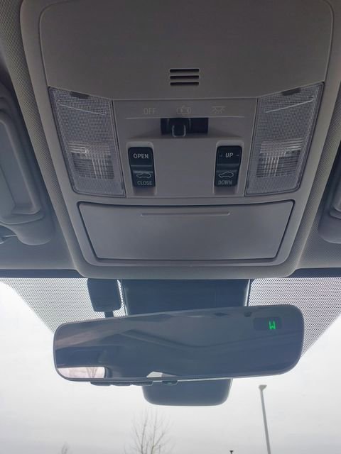 Used 2017 Toyota RAV4 Limited image 31