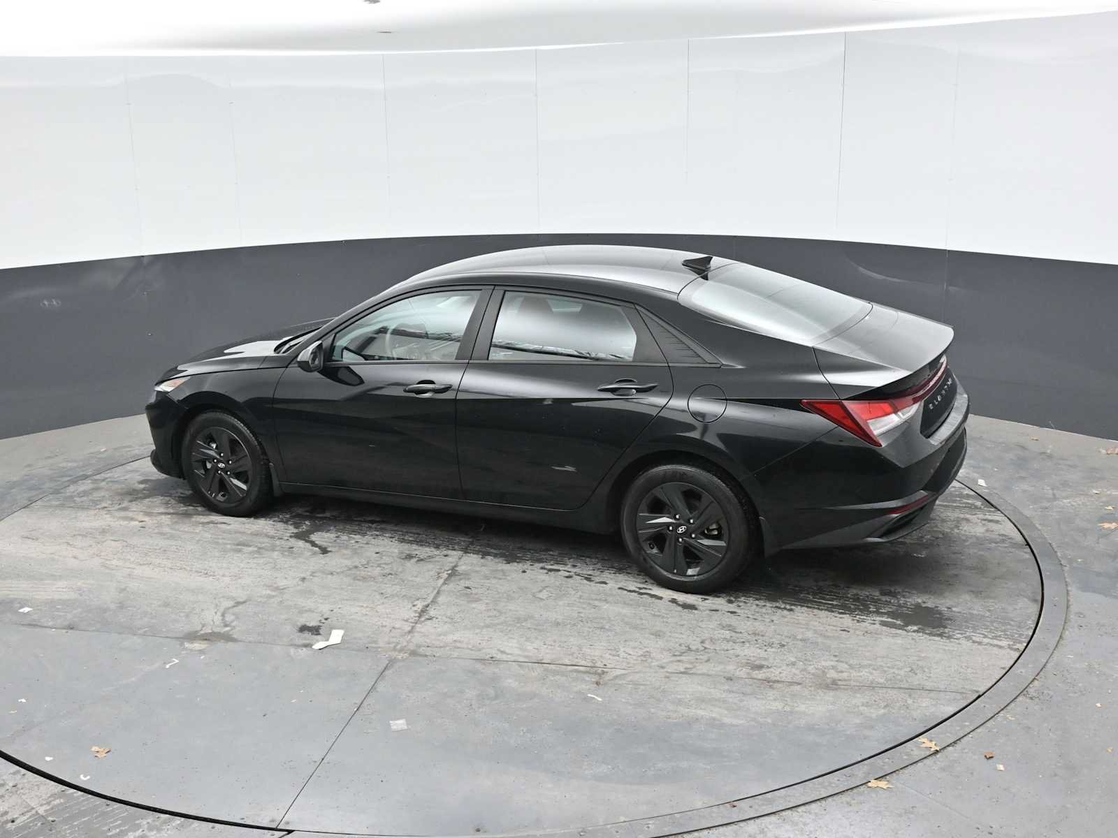 Used 2023 Hyundai Elantra SEL FWD image 28