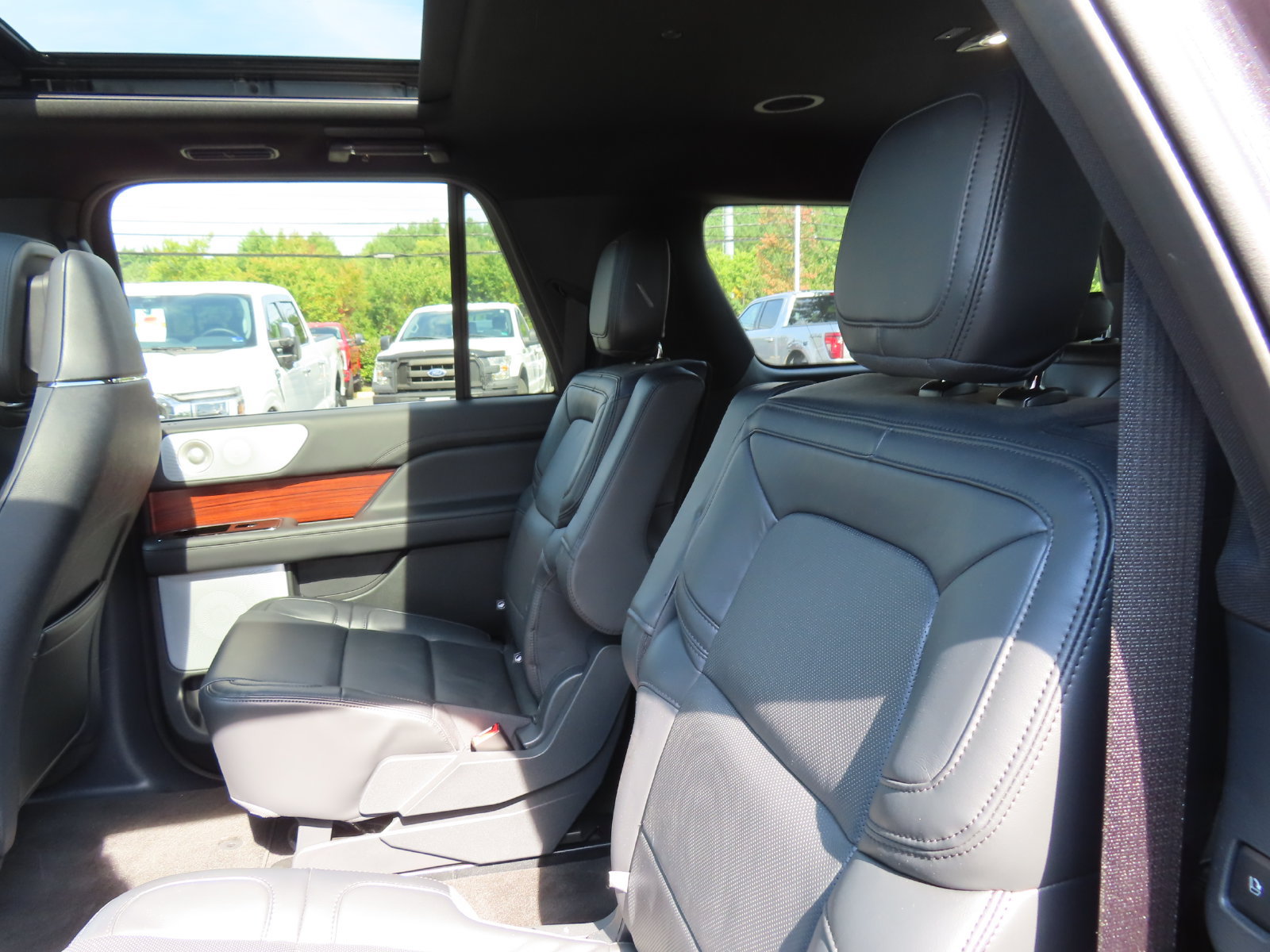 Used 2024 Lincoln Navigator L Reserve AWD/4WD image 34