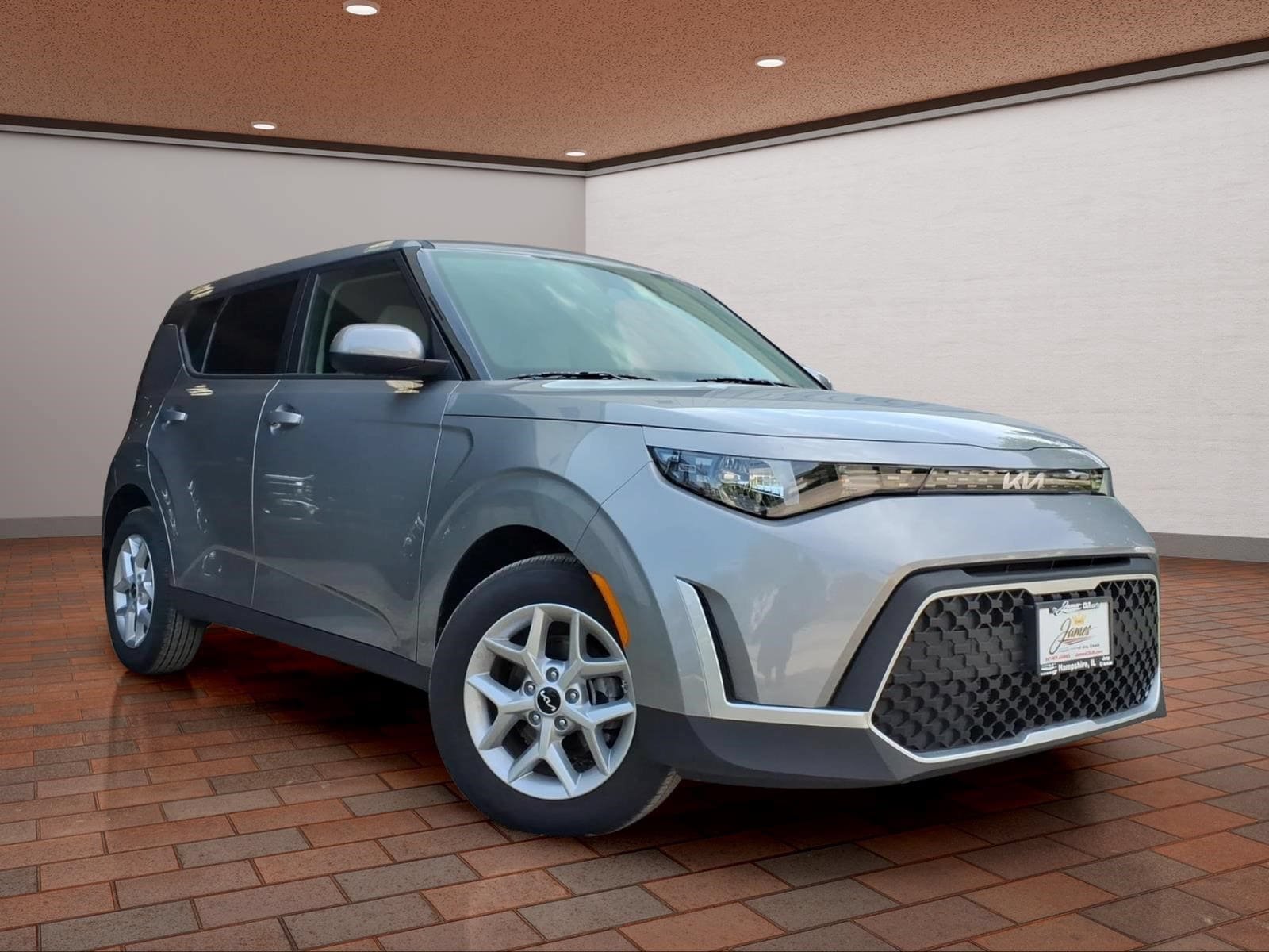 Used 2025 Kia Soul LX w/ LX Technology Package FWD image 3
