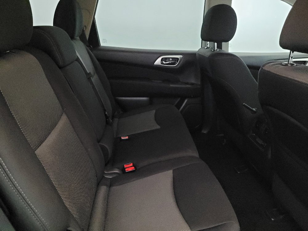 Used 2017 Nissan Pathfinder SV AWD/4WD image 19