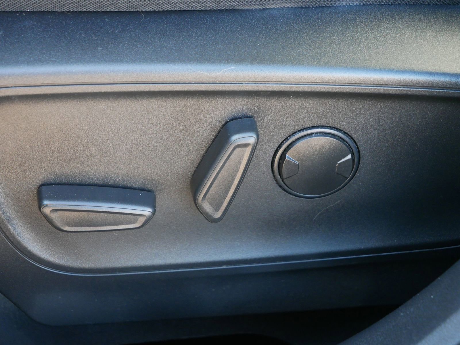 Used 2022 Ford Escape SE w/ Cold Weather Package FWD image 16
