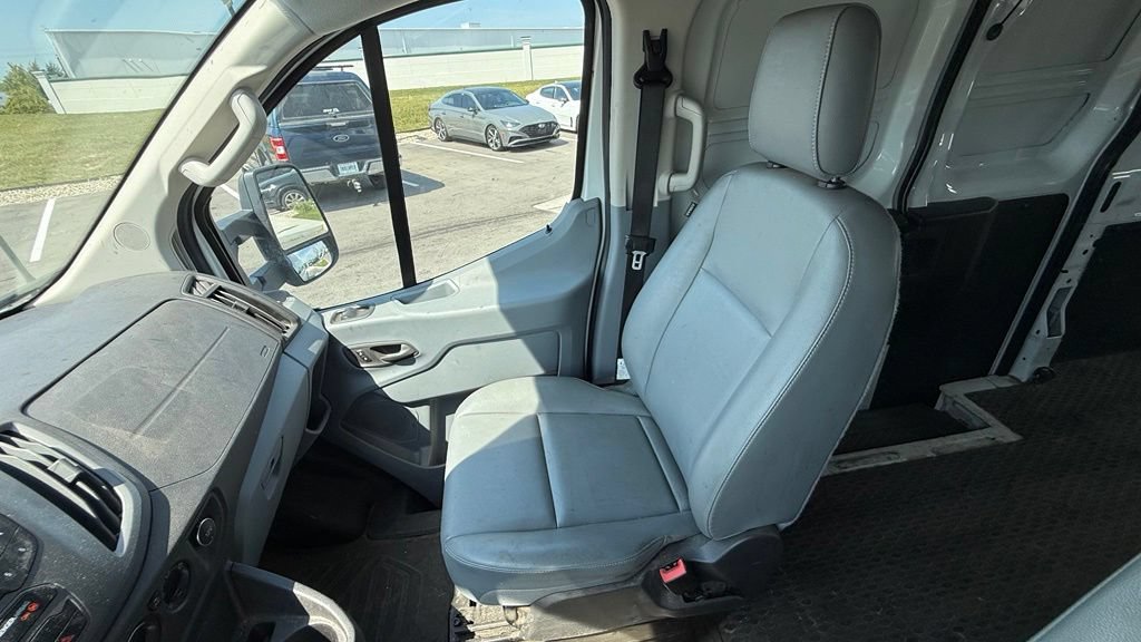Used 2019 Ford Transit 150 148 Low Roof w/ Exterior Upgrade Package RWD image 20