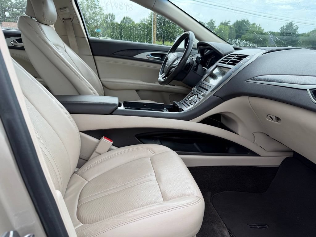 Used 2017 Lincoln MKZ Reserve FWD image 16