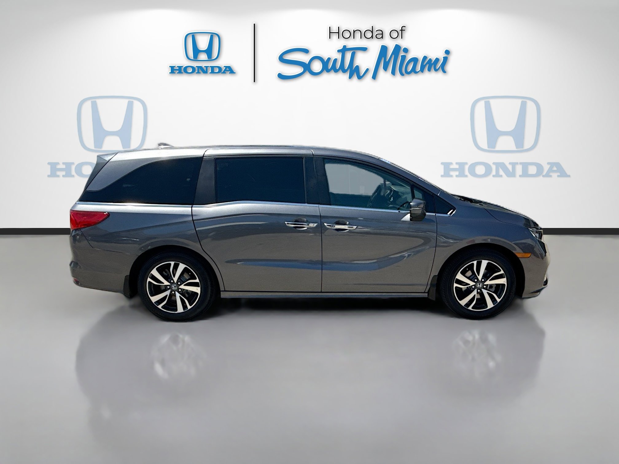 Certified 2024 Honda Odyssey Touring image 8