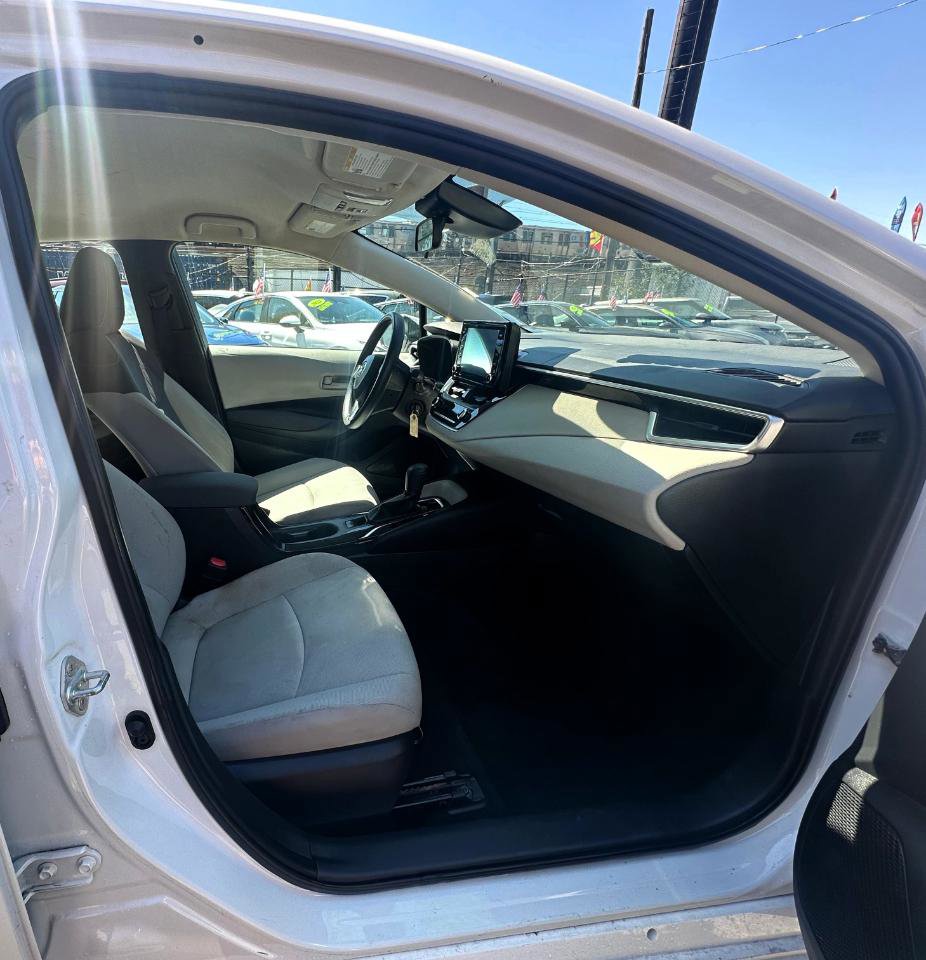Used 2022 Toyota Corolla LE FWD image 22