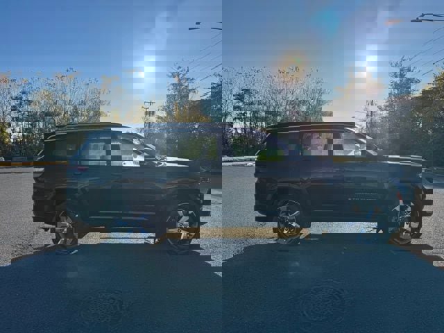 Used 2022 Jeep Grand Cherokee L Limited image 6