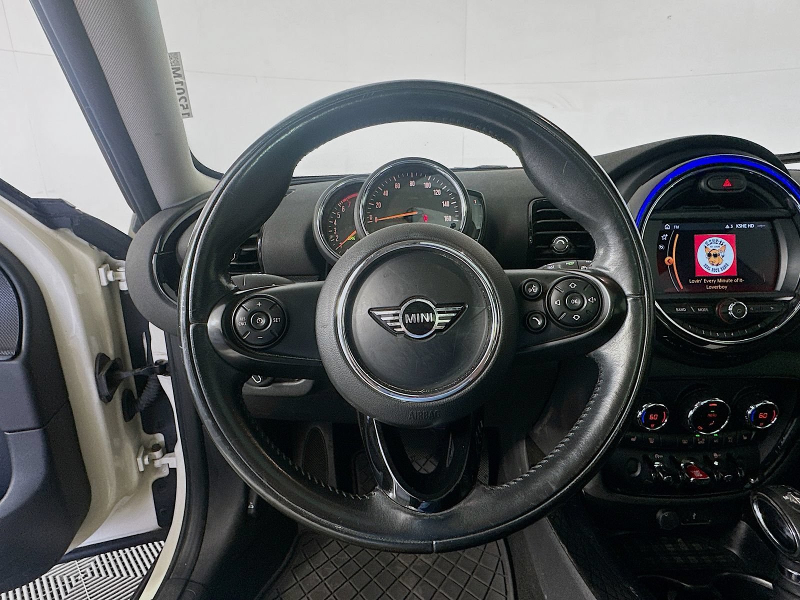 Used 2019 MINI Cooper Clubman FWD image 11