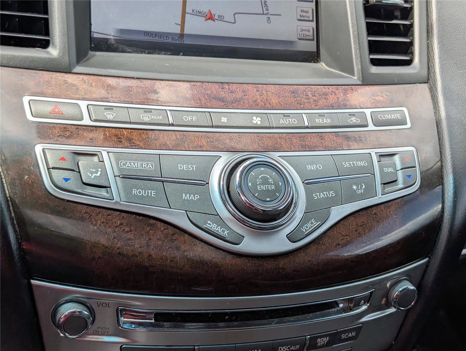 Used 2013 INFINITI JX35 AWD w/ Premium Pkg image 29