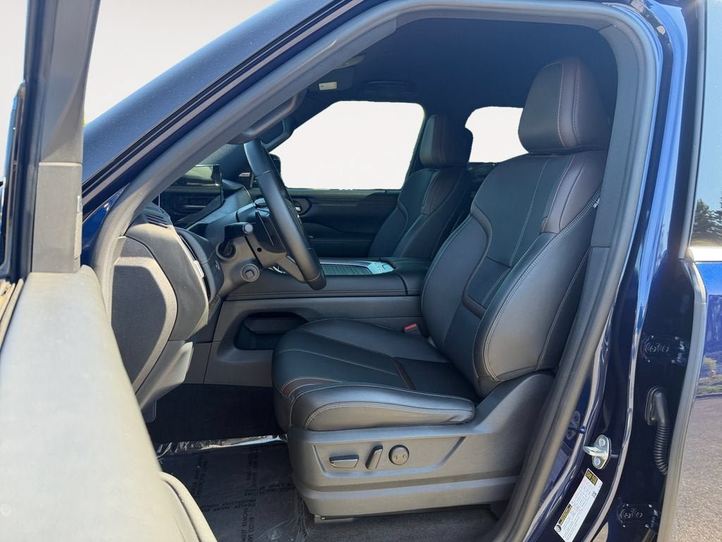 Used 2026 Nissan Armada SL w/ Captain's Chari Seat Package AWD/4WD image 6