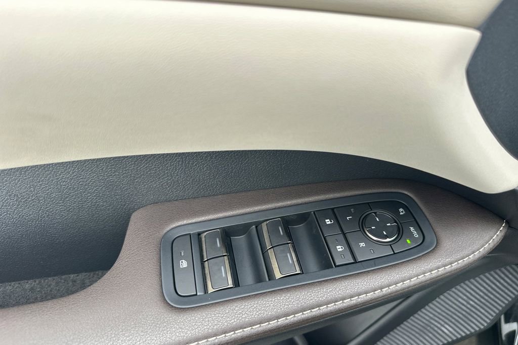 Certified 2023 Lexus RX 350h w/ Accessory Package (Z1) image 11