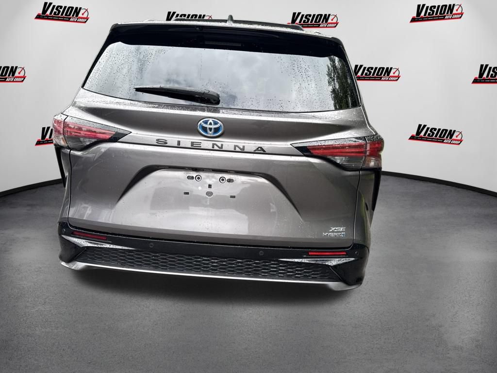 Used 2022 Toyota Sienna XSE w/ XSE Plus Package FWD image 6