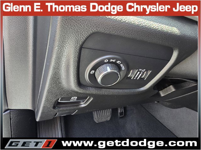 Used 2023 Jeep Grand Cherokee L Laredo RWD image 19