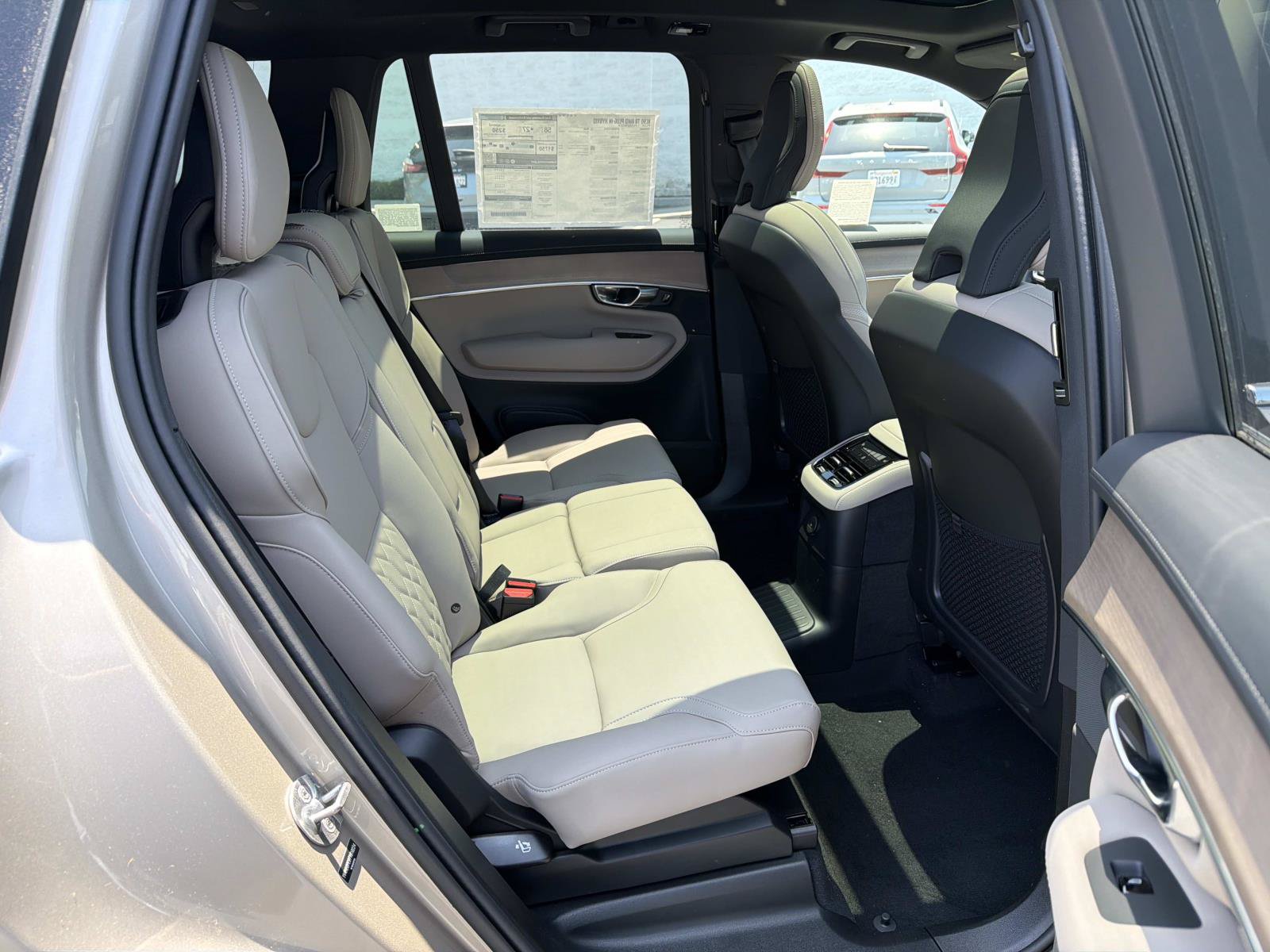 New 2026 Volvo XC90 T8 Plus w/ Protection Package Premier AWD/4WD image 20