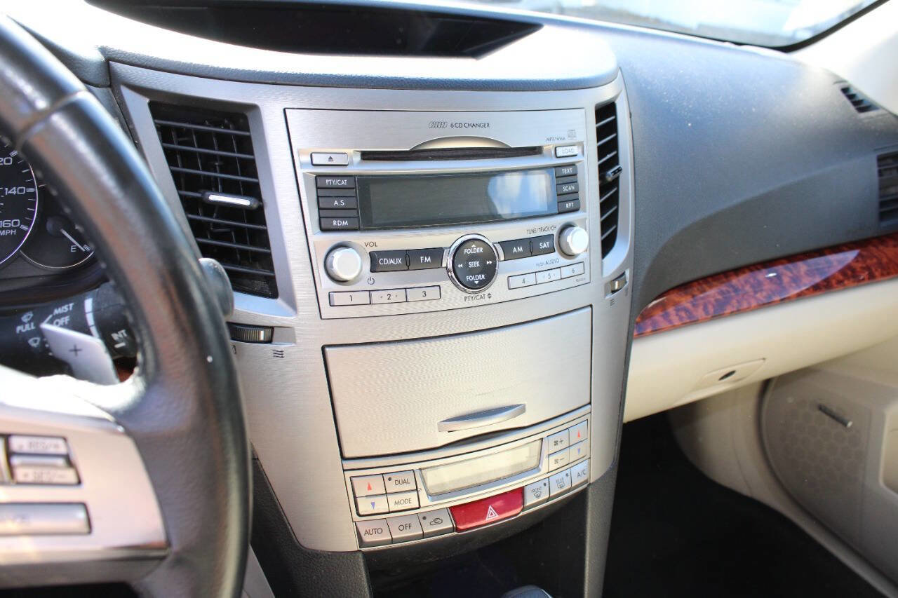 Used 2011 Subaru Outback 3.6R Limited w/ PWR Moonroof Pkg image 15