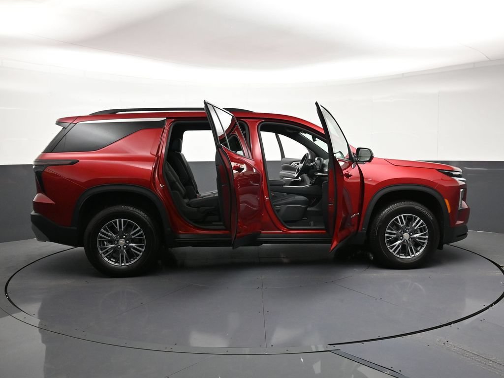 Certified 2026 Chevrolet Traverse LT w/ Driver Confidence Package AWD/4WD image 33