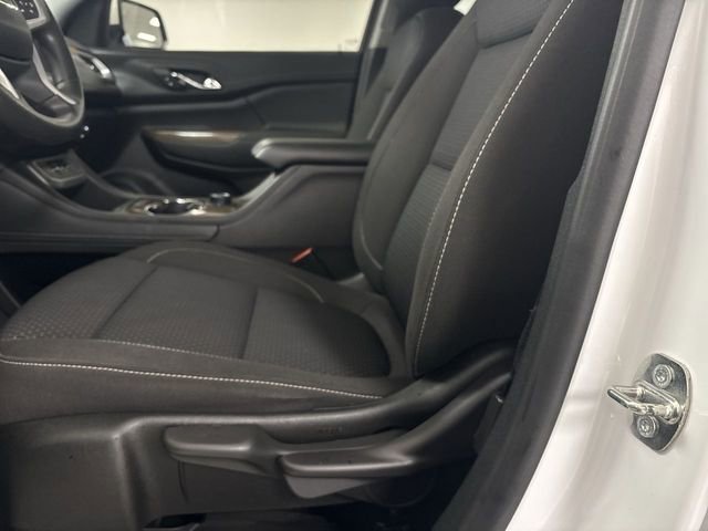 Used 2023 GMC Acadia SLE image 12