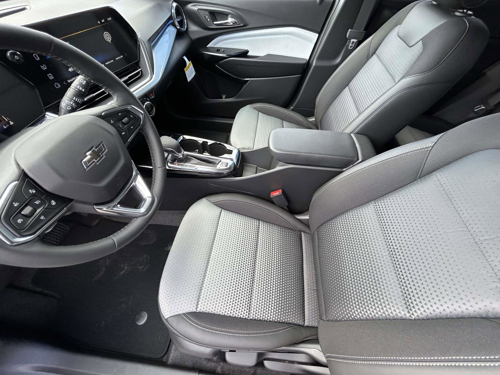New 2026 Chevrolet Trax LT w/ Driver Confidence Package image 10