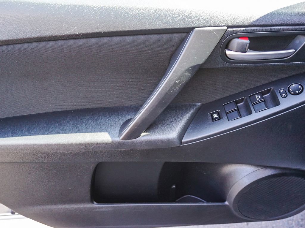 Used 2012 MAZDA MAZDA3 i Touring image 19