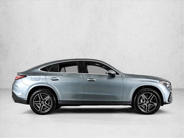 Used 2025 Mercedes-Benz GLC 300 4MATIC image 4