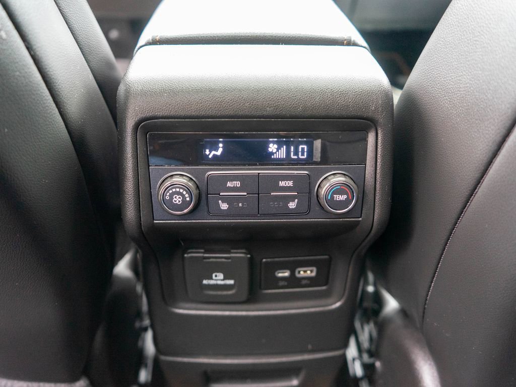 Used 2021 GMC Acadia AT4 w/ Technology Package image 15