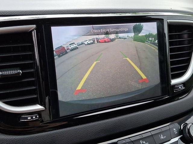 Used 2024 Chrysler Pacifica Touring-L FWD image 18