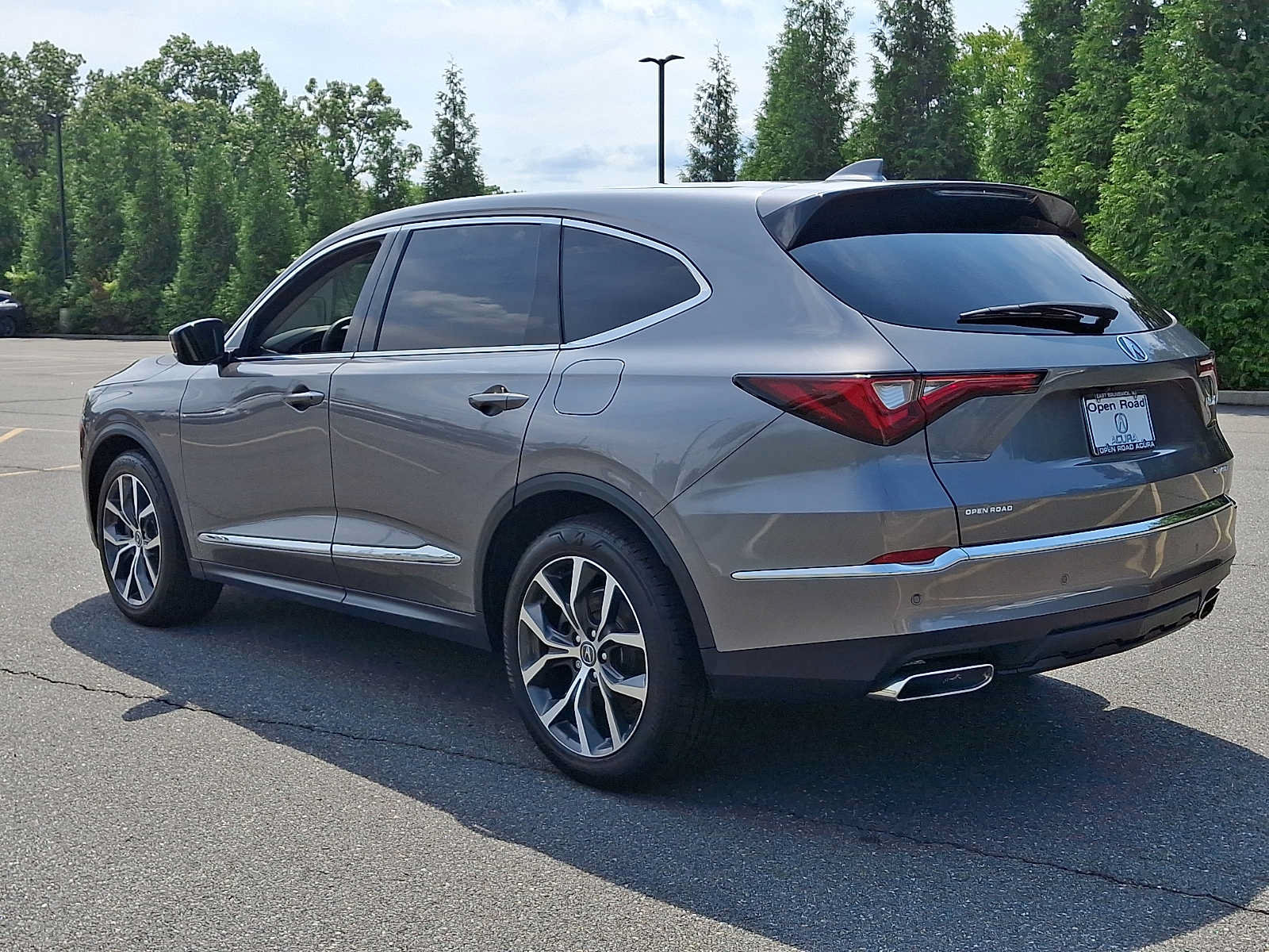Used 2024 Acura MDX w/ Technology Package AWD/4WD image 4
