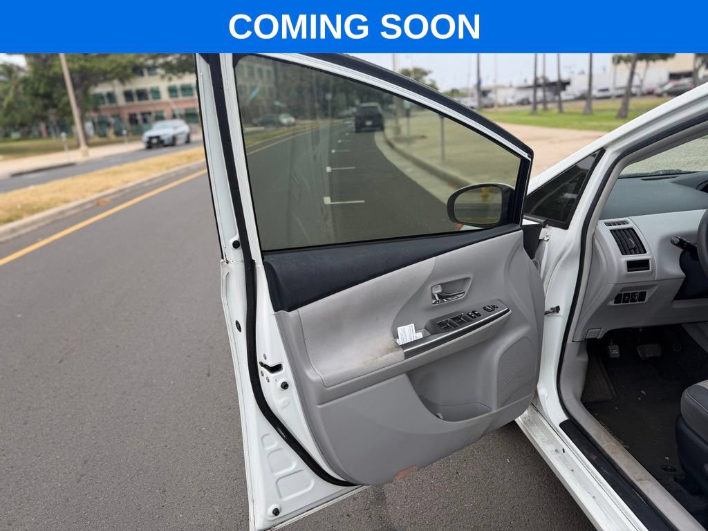 Used 2016 Toyota Prius V Five FWD image 10