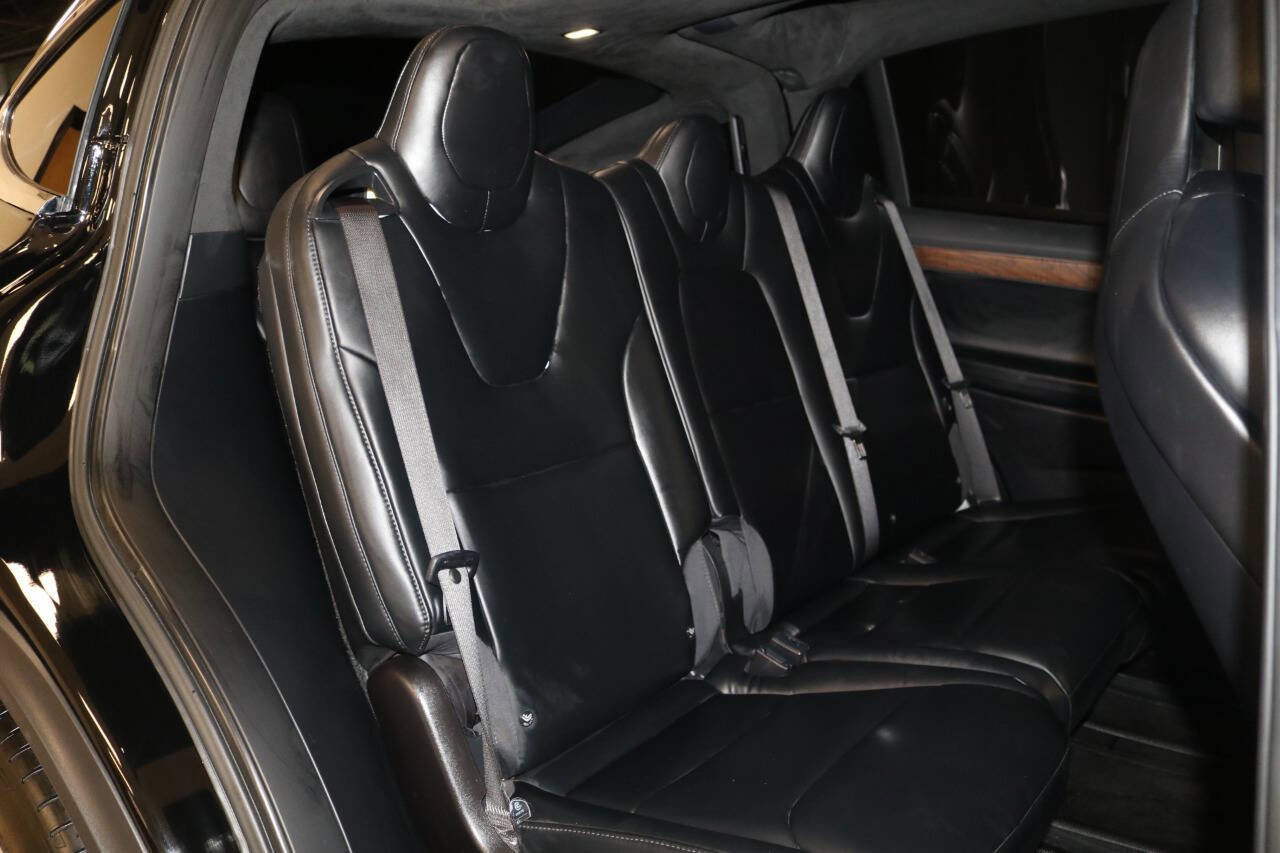 Used 2020 Tesla Model X image 91