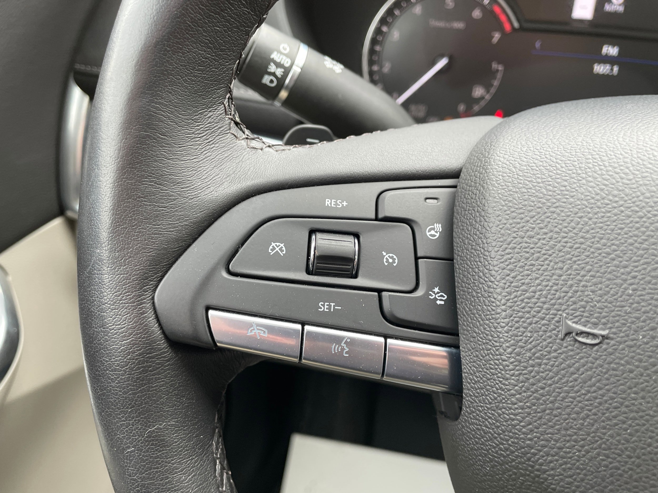 Used 2022 Cadillac XT4 Luxury w/ Cold Weather Package image 19