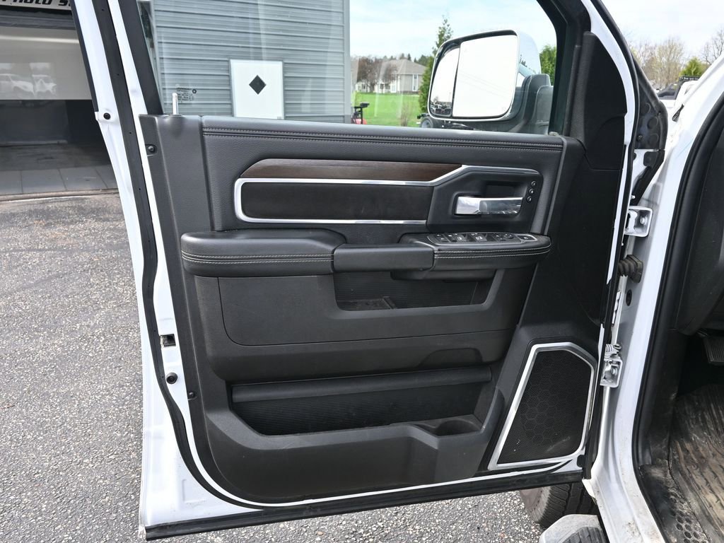 Used 2022 RAM 2500 Laramie AWD/4WD image 13