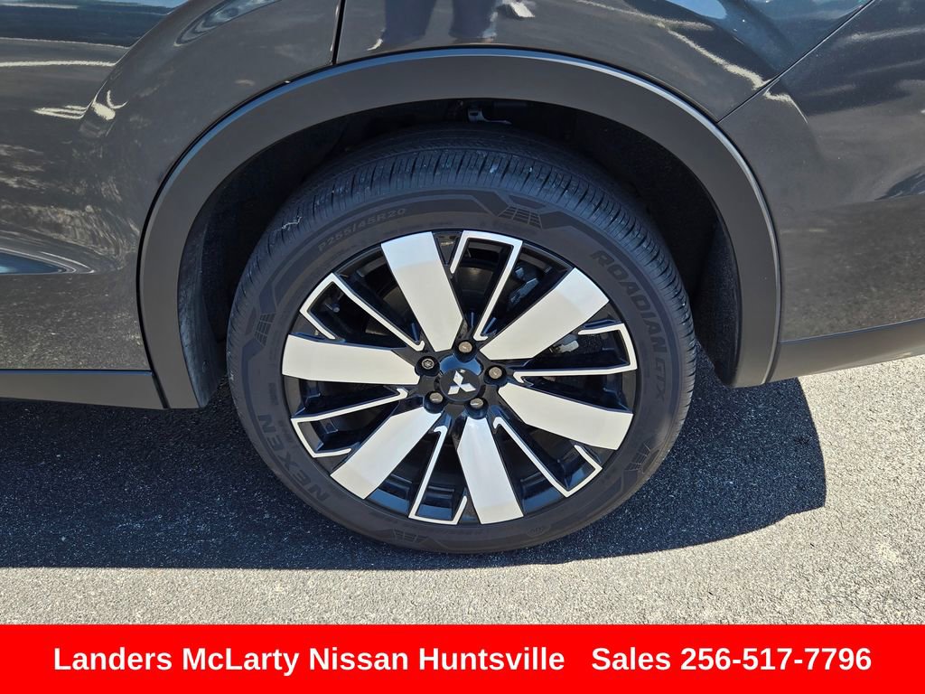 Used 2025 Mitsubishi Outlander SE FWD image 12
