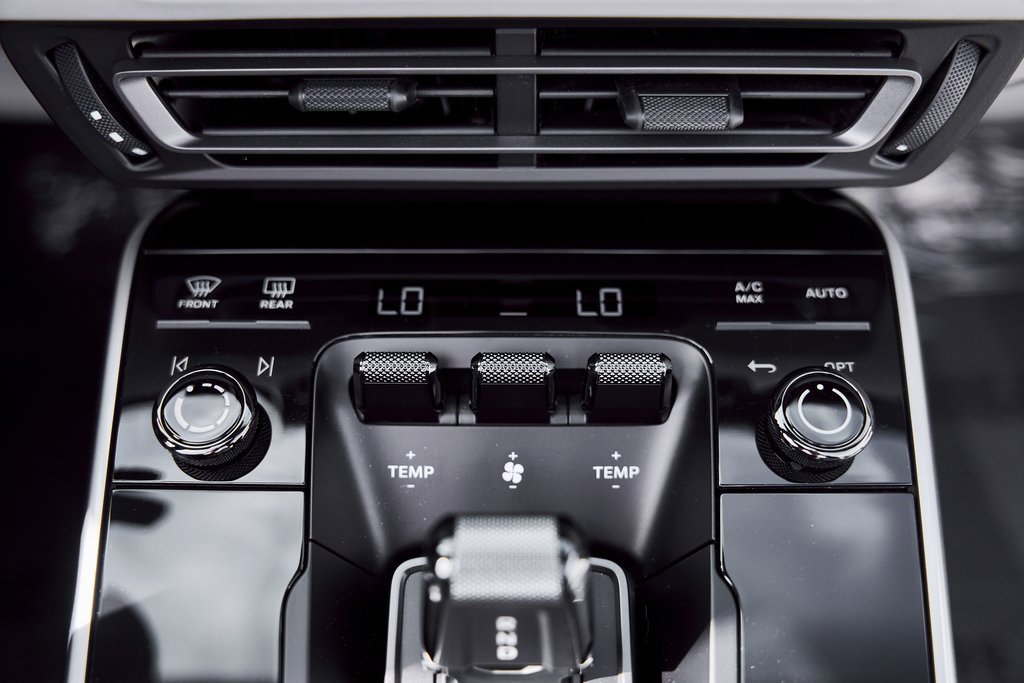 Used 2025 Porsche 911 Turbo S image 68