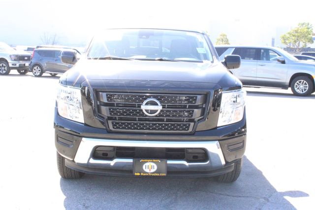 Used 2023 Nissan Titan SV w/ SV Convenience Package image 2