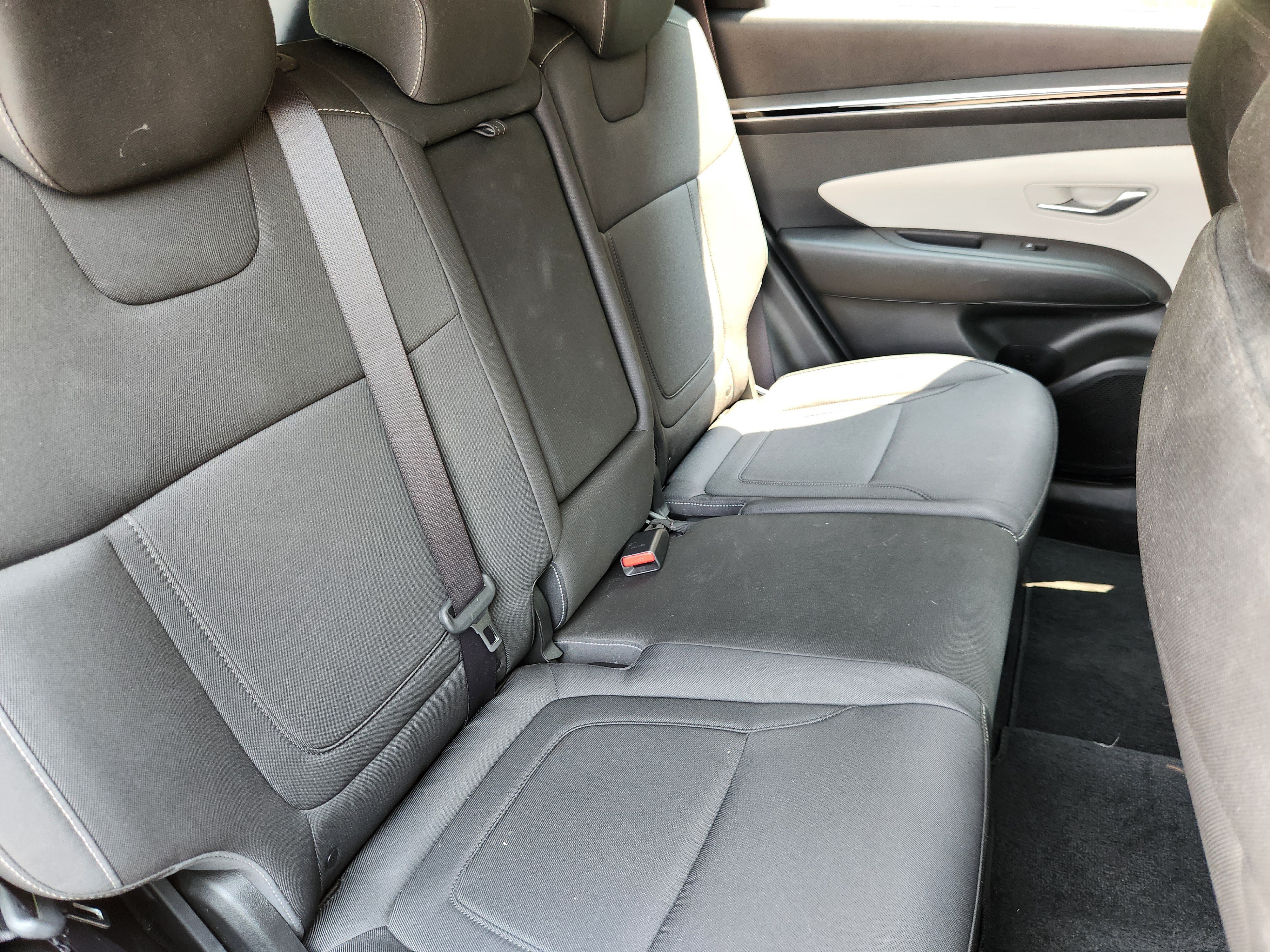 Used 2023 Hyundai Tucson SE w/ Cargo Package AWD/4WD image 15