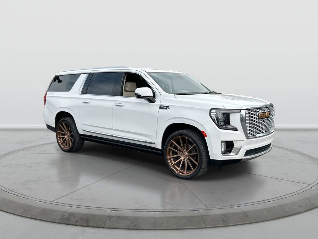 Used 2023 GMC Yukon XL Denali w/ Max Trailering Package AWD/4WD image 2