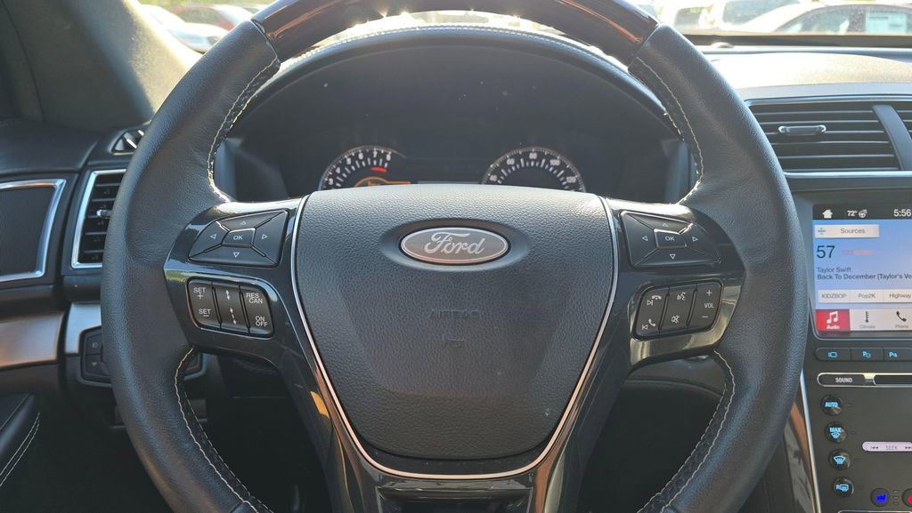 Used 2018 Ford Explorer Platinum AWD/4WD image 28