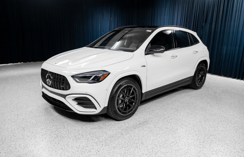 New 2026 Mercedes-Benz GLA 35 AMG 4MATIC image 1