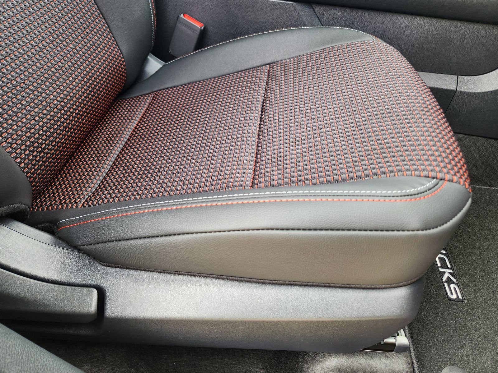 New 2026 Nissan Kicks SR w/ Illumination Package image 22