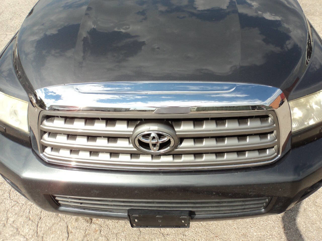 Used 2014 Toyota Sequoia Limited image 9