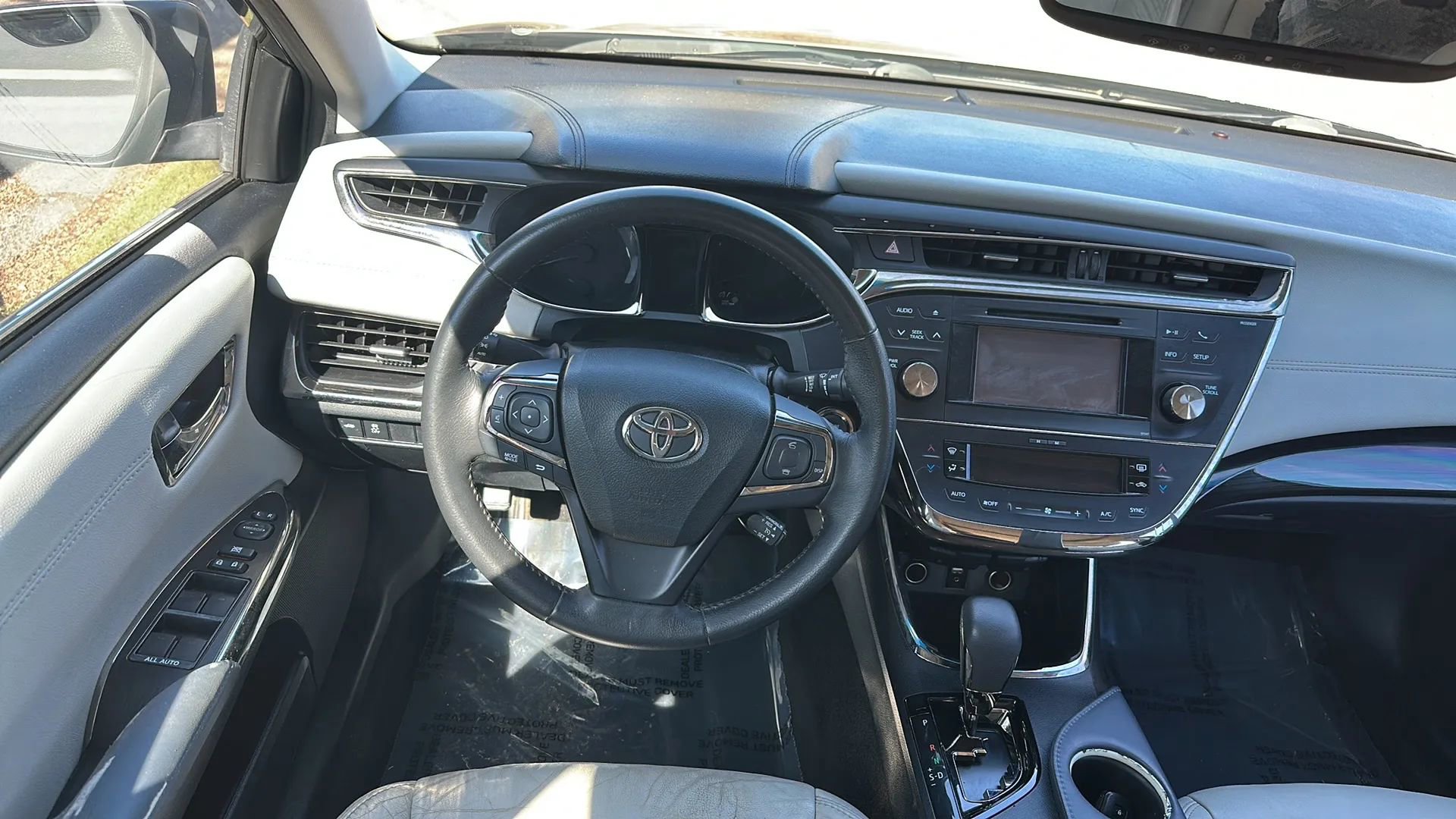 Used 2013 Toyota Avalon XLE Premium FWD image 26