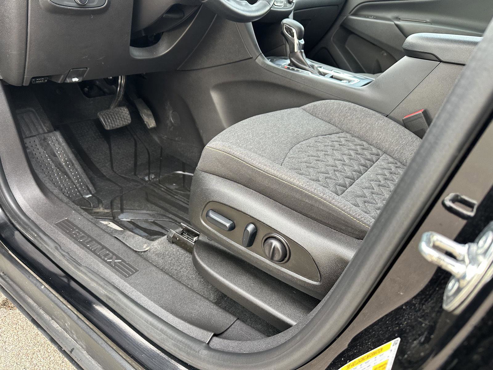 Used 2024 Chevrolet Equinox LT w/ LPO, Floor Liner Package AWD/4WD image 19